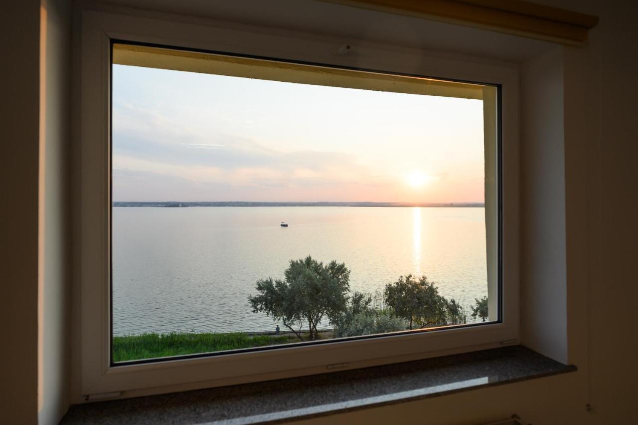 Sunset Lake Apartament Mamaia Ngoại thất bức ảnh