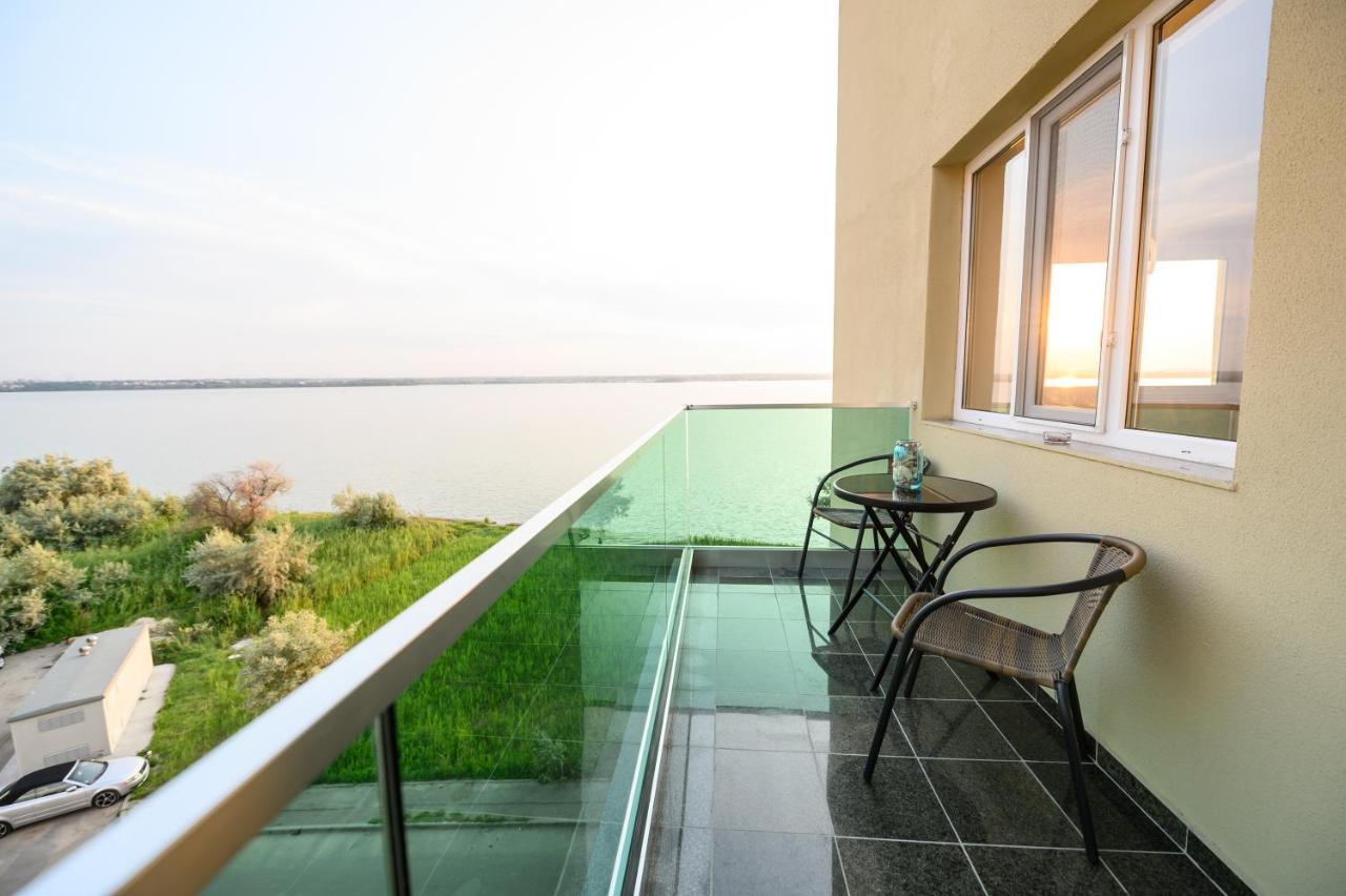 Sunset Lake Apartament Mamaia Ngoại thất bức ảnh